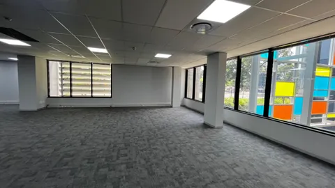 WhatsApp Image 2025-11-18 at 09.06.01.